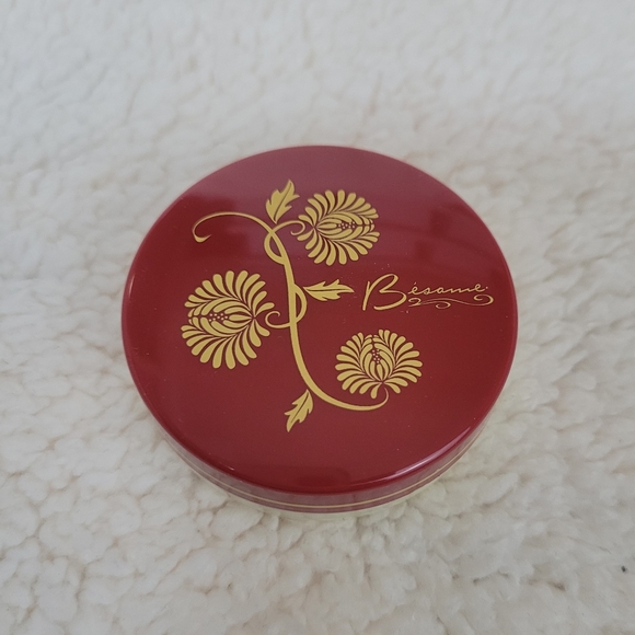 🆕️BNIB Besame French Vanilla Face Powder - Picture 5 of 6